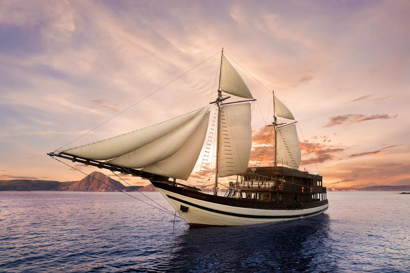 Private Yachts & Expedition Cruises